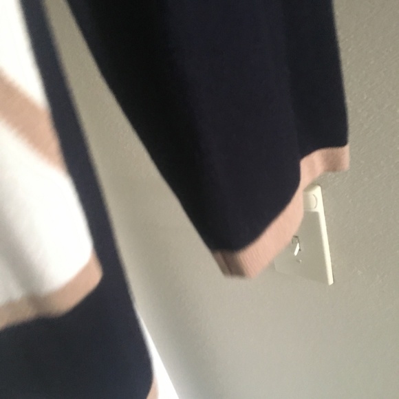 NWT XL Carmen Marc Valvo Button up Sweater - Picture 3 of 5